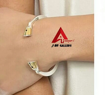 Horseshoe bracelet