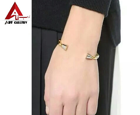 Horseshoe bracelet
