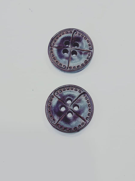 8 pieces Fancy buttons for dresses.
