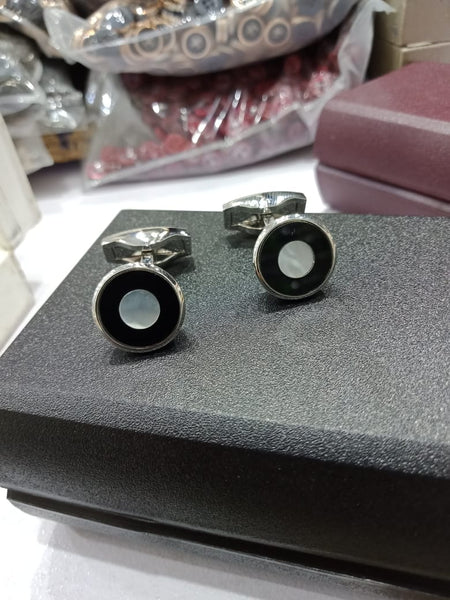 2 Pieces Fancy Metal studs