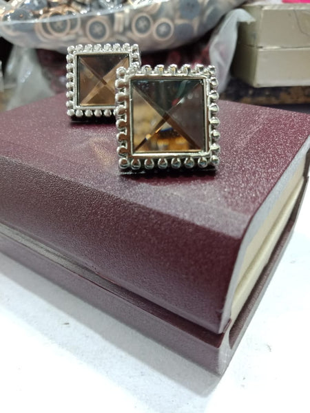 2 Pieces Fancy Metal studs