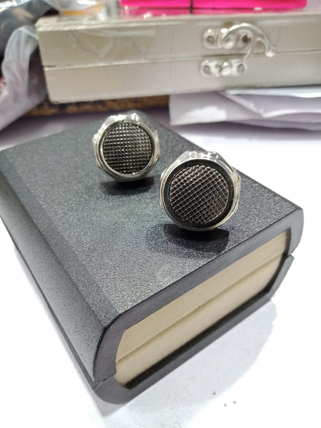 2 Pieces Fancy Metal studs