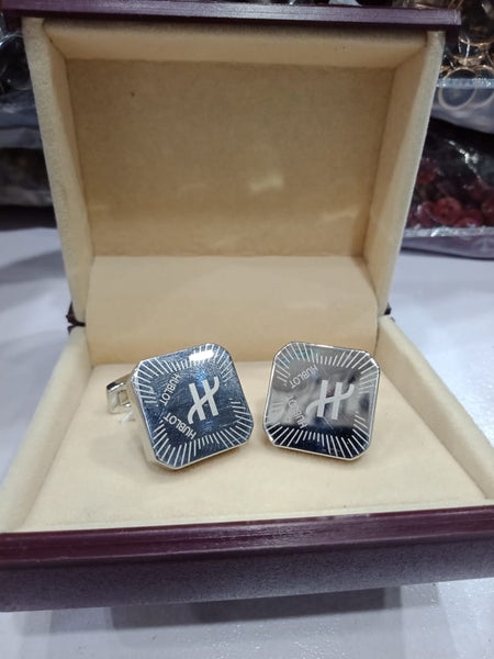 2 Pieces Fancy Metal studs