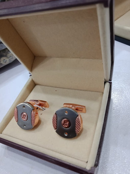 2 Pieces Fancy Metal studs