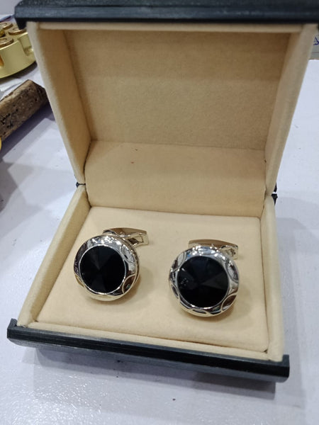 2 Pieces Fancy Metal studs