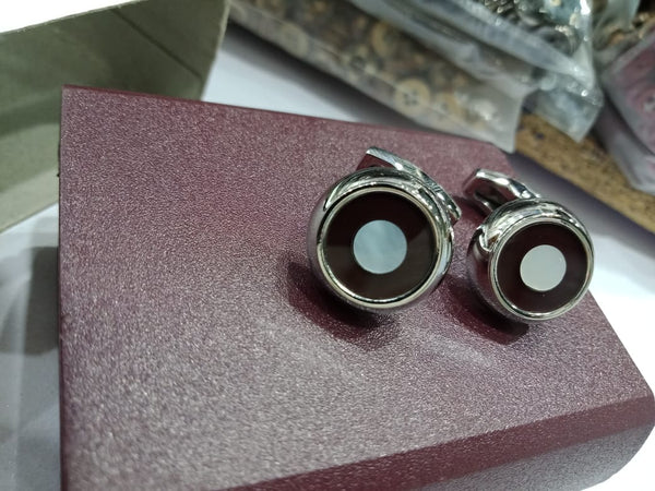 2 Pieces Fancy Metal studs