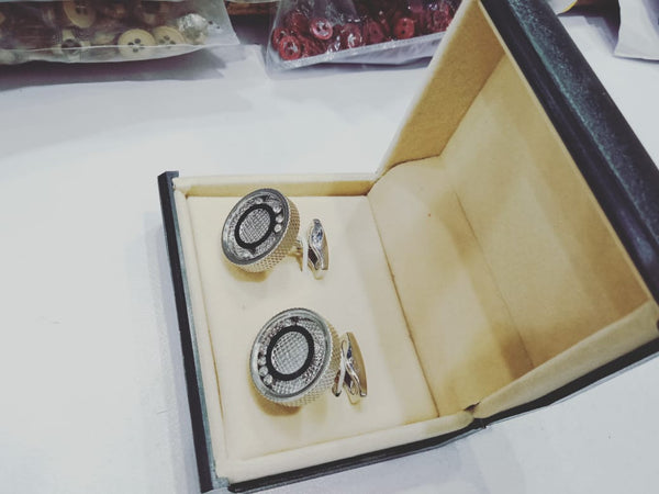 2 Pieces Fancy Metal studs