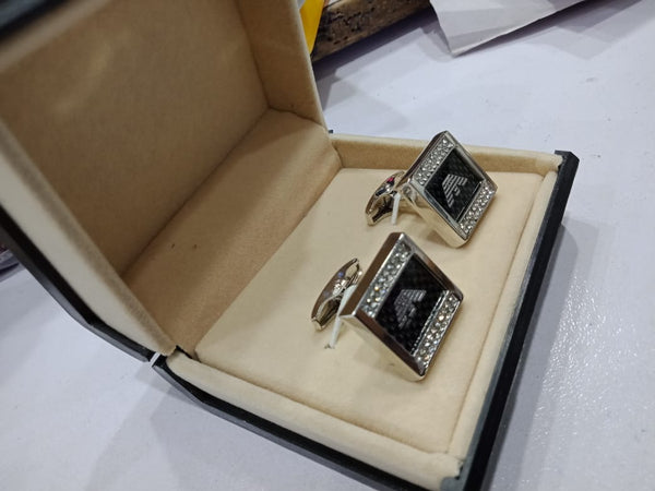 2 Pieces Fancy Metal studs