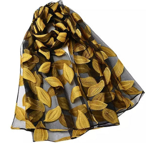 Woman Summer Breeze Lightweight Scarf.