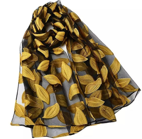 Woman Summer Breeze Lightweight Scarf.