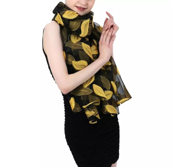 Woman Summer Breeze Lightweight Scarf.
