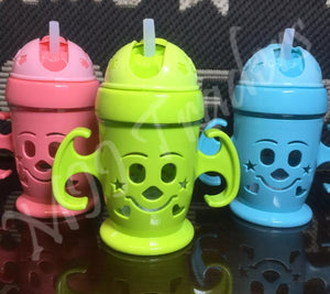 High Quality New Style  Plastic baby water sipper feeder.