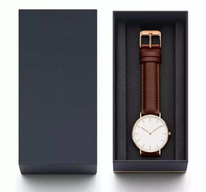 Stainless steel leather analog watch for Man.