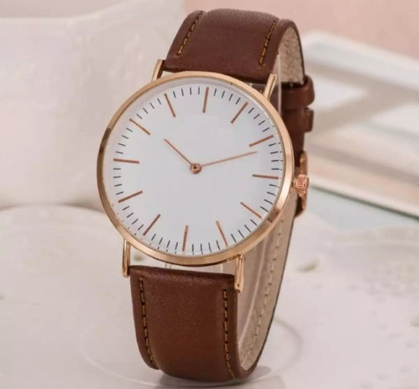 Stainless steel leather analog watch for Man.