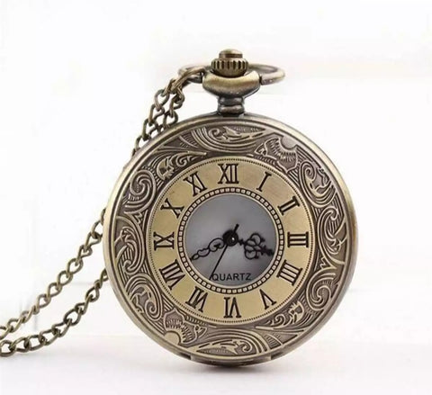 Pattern vintage Quartz Roman fashion pocket watch.