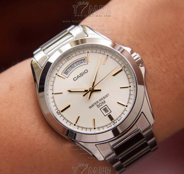 Casio  MTP 1370D 7 A2 VDF stainless steel watch.
