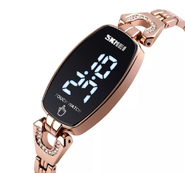 SKMEI sports fashion waterproof digital watch.