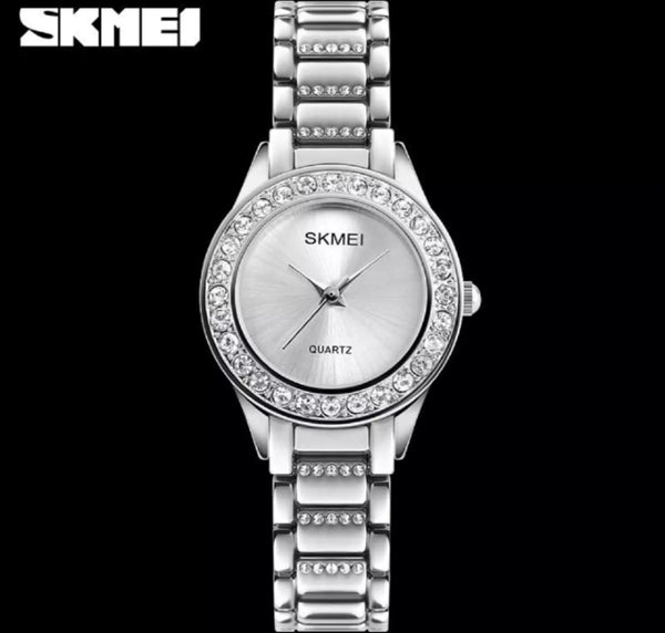 SKMEI woman fashion watch luxury stainless steel and waterproof watch.