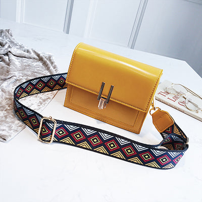 2018 Small Flap PU Patent Leather Shoulder Bags with Colorful Wide Strap